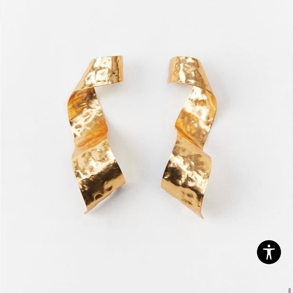 NWT Zara oversized gold ribbon earrings